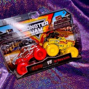 Monster Jam: Zombie VS El Toro